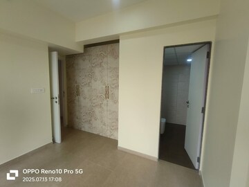 Room in 2 BHK Apartment at Kanakia Silicon Valley, Powai – for Rent