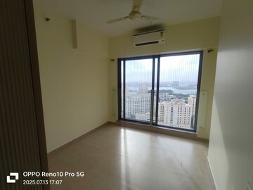 Room in 2 BHK Apartment at Kanakia Silicon Valley, Powai – for Rent