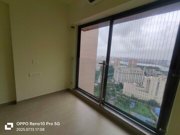 Room in 2 BHK Apartment at Kanakia Silicon Valley, Powai – for Rent