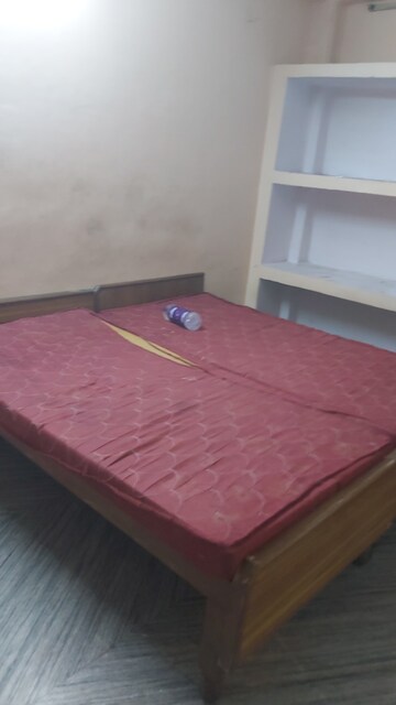 Furnished Amenities in 1.5 BHK Builder Floor at Mayur Vihar – for Rent
