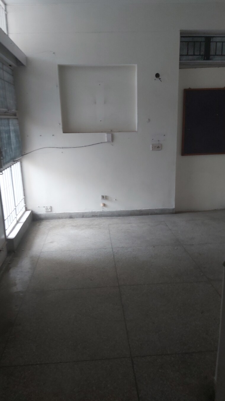 Room, mayur vihar 3.5 Bedroom 1150 Sq.Ft. Apartment In Mayur Vihar Delhi 8975311