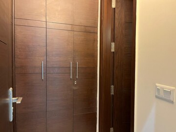 Building Lobby in 3 BHK Builder Floor at Ansal Sushant Apartments, Sushant Lok I – for Rent