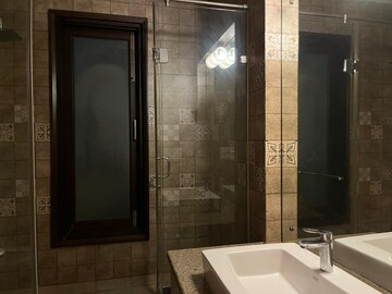 Bathroom in 3 BHK Builder Floor at Ansal Sushant Apartments, Sushant Lok I – for Rent