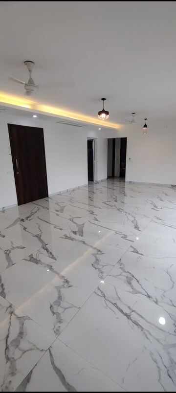 4 BHK Apartment For Rent in Khar West