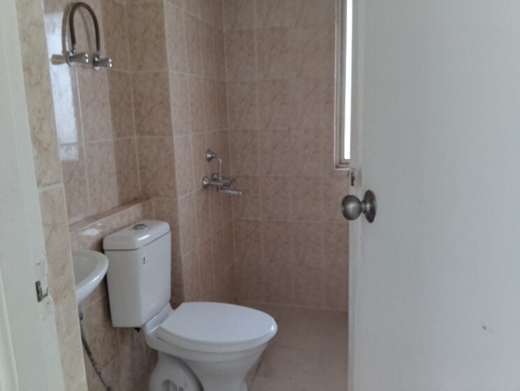 Bathroom, sare-home 4 Bedroom 2285 Sq.Ft. Apartment In Sector 92 Gurgaon 8975388