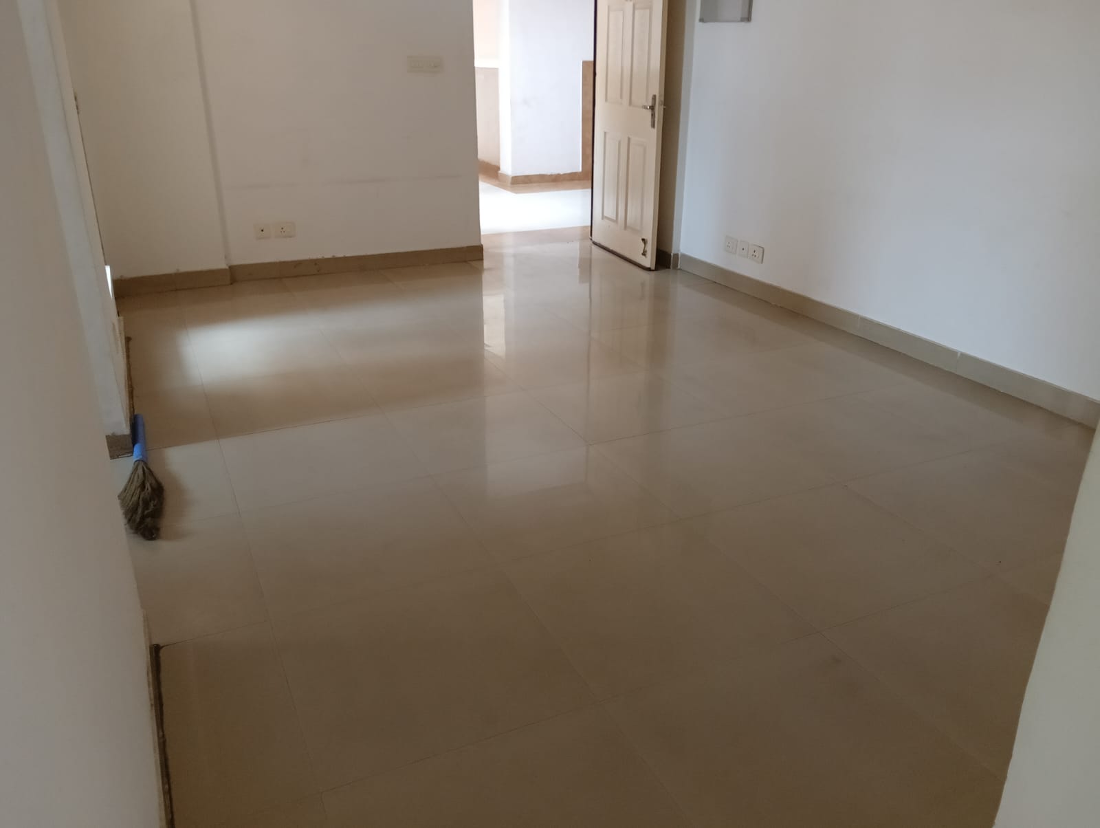 2 BHK + Study Room Apartment For Rent in Supertech Cape Town