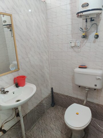 Washroom in 3.5 BHK Apartment at 3C Lotus Boulevard, Sector 100 – for Rent