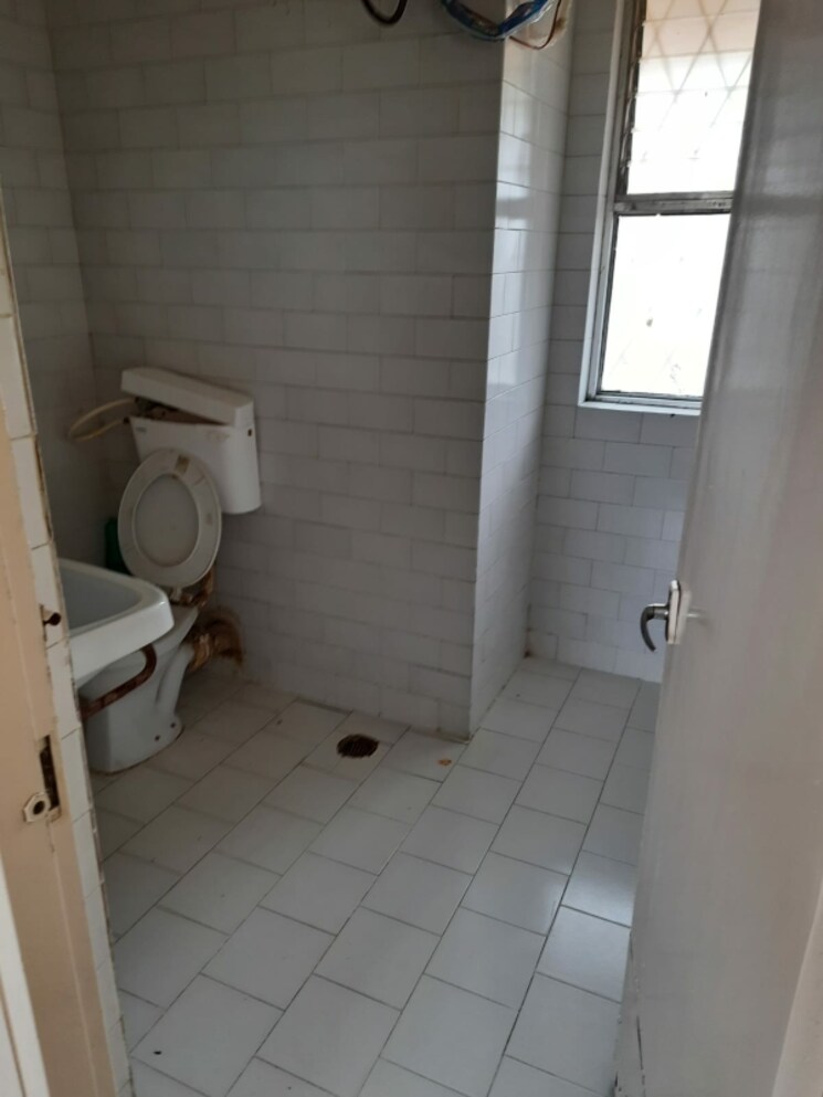 Bathroom, gera-landmark 1 Bedroom 700 Sq.Ft. Apartment In Kalyani Nagar Pune 8975402