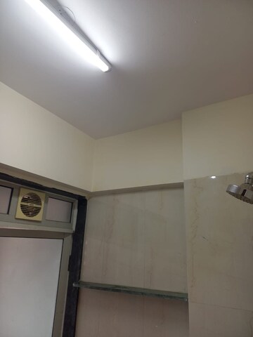 Room in 3 BHK Apartment at Gitanjali Apartment Chembur, Chembur – for Rent