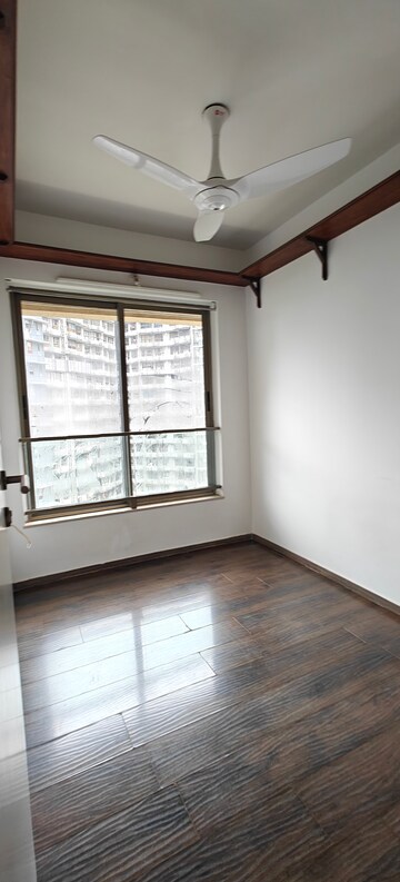 Room in 2.5 BHK Apartment at Kalpataru Aura, Ghatkopar West – for Rent