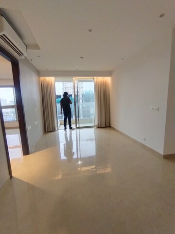 Furnished Amenities in 3 BHK Apartment at Hiranandani Highland, Powai – for Rent