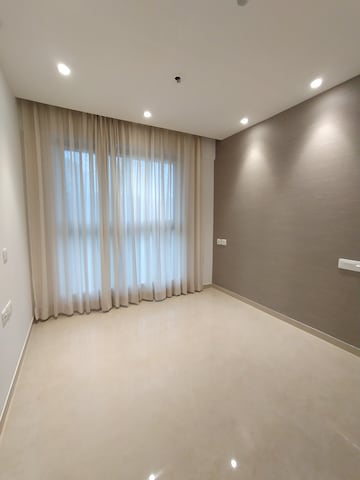 Room in 3 BHK Apartment at Hiranandani Highland, Powai – for Rent