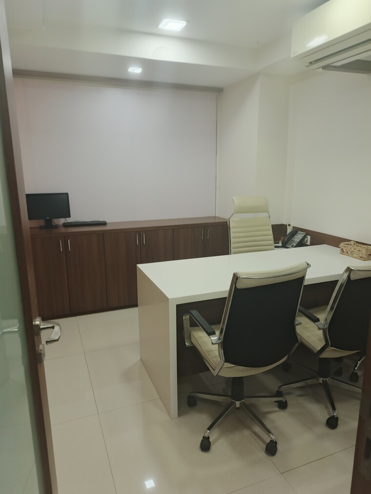 Team Area, metro-avenue-andheri-east Commercial Office Space 3500 Sq.Ft. In Andheri East Mumbai 8975437