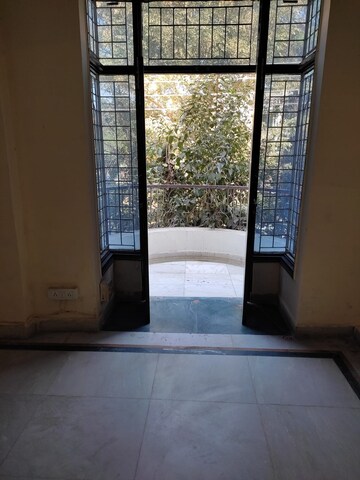 Room in 3 BHK Builder Floor at SS Mayfield Gardens, Sector 51 – for Rent