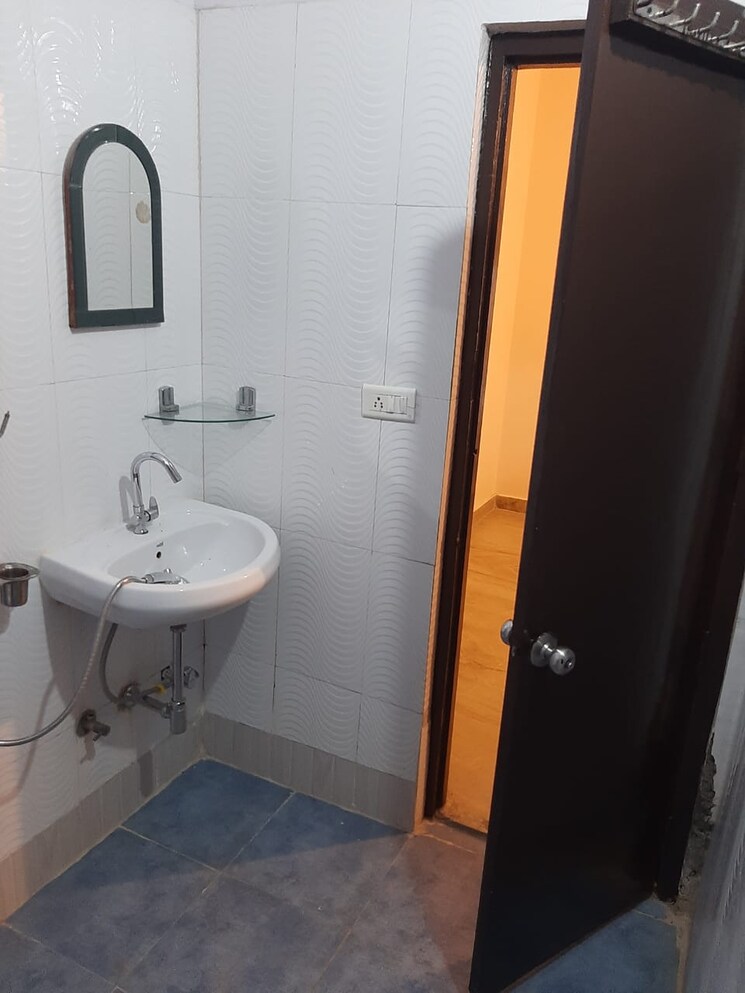 Bathroom, sector 47 1 Bedroom 750 Sq.Ft. Builder Floor In Sector 47 Gurgaon 8975455