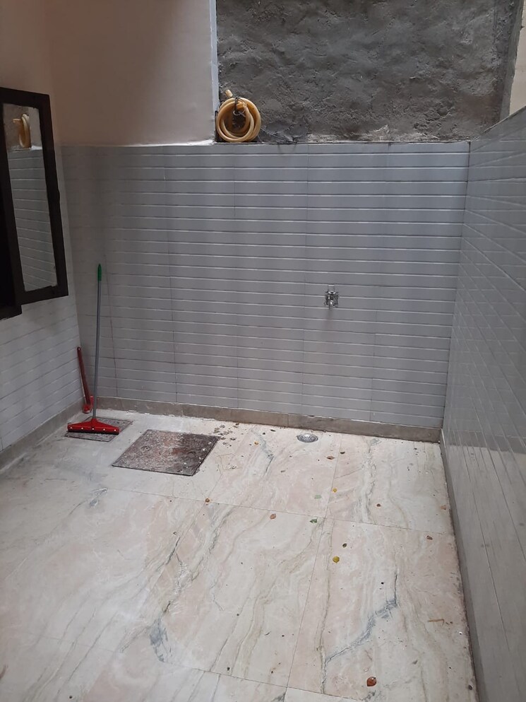 Bathroom, sector 47 1 Bedroom 750 Sq.Ft. Builder Floor In Sector 47 Gurgaon 8975455