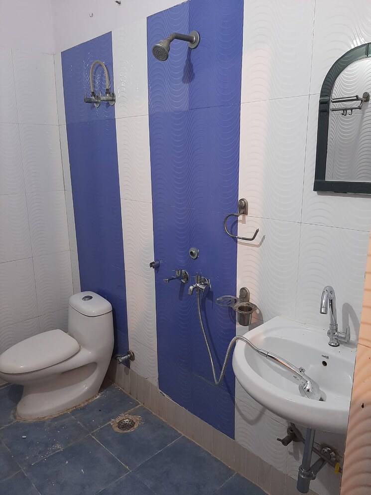 Bathroom, sector 47 1 Bedroom 750 Sq.Ft. Builder Floor In Sector 47 Gurgaon 8975455