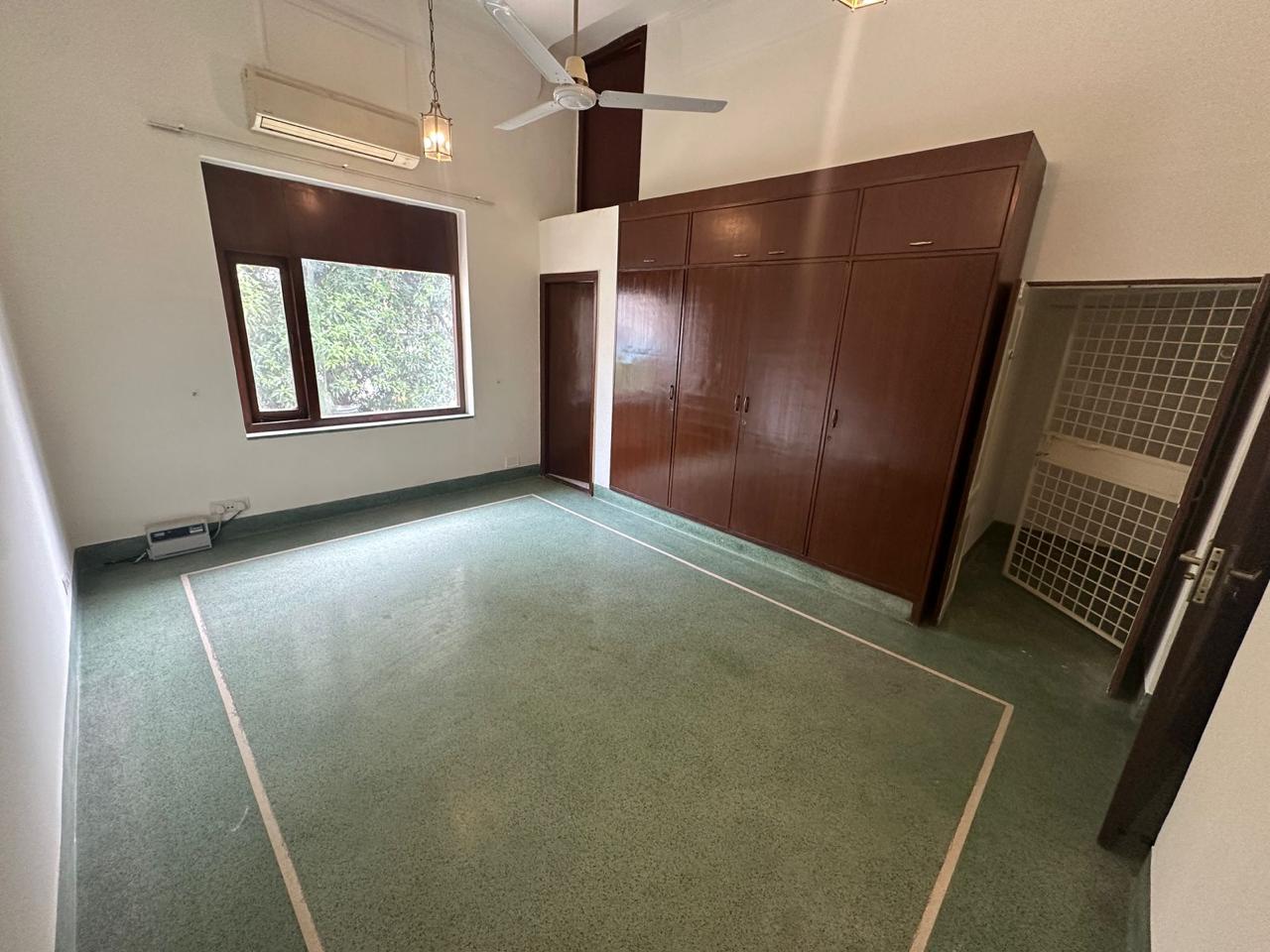 4 BHK + Servant Room Builder Floor For Rent in Sunder Nagar