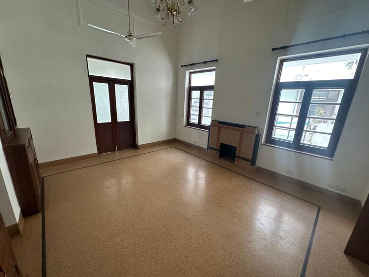 Room, sunder nagar 4 Bedroom 3600 Sq.Ft. Builder Floor In Sunder Nagar Delhi 8975449