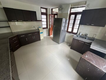 Team Area in 4 BHK Builder Floor at Sunder Nagar – for Rent