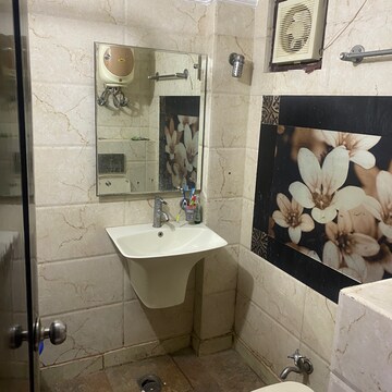 Attached Bathroom in 3.5 BHK Builder Floor at Shalimar Bagh – for Sale