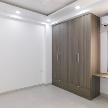 Room in 4 BHK Builder Floor at Vasant Kunj – for Rent