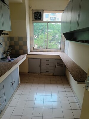 Kitchen in 3 BHK Apartment at DLF Oakwood Estate, Dlf Phase ii – for Sale