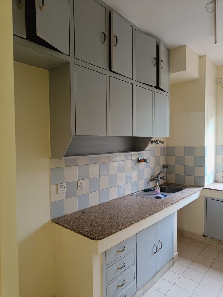 Kitchen, dlf-oakwood-estate 3 Bedroom 1566 Sq.Ft. Apartment In Dlf Phase ii Gurgaon 8975467