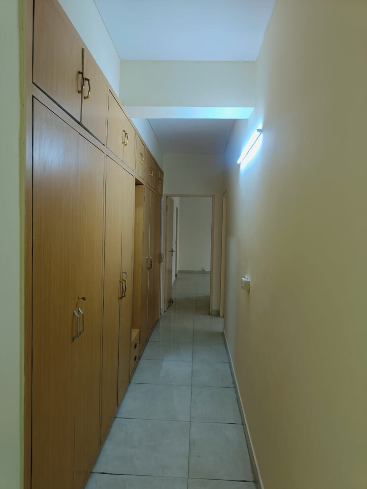 undefined, dlf-oakwood-estate 3 Bedroom 1566 Sq.Ft. Apartment In Dlf Phase ii Gurgaon 8975467