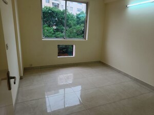 Room in 3 BHK Apartment at DLF Oakwood Estate, Dlf Phase ii – for Sale