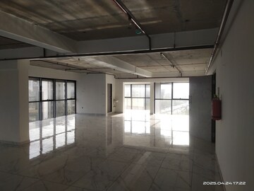Room in  Office Space at Gayatri Heights, Andheri East – for Rent