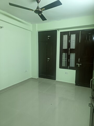 Room in 3 BHK Independent House at Sector 31 – for Rent