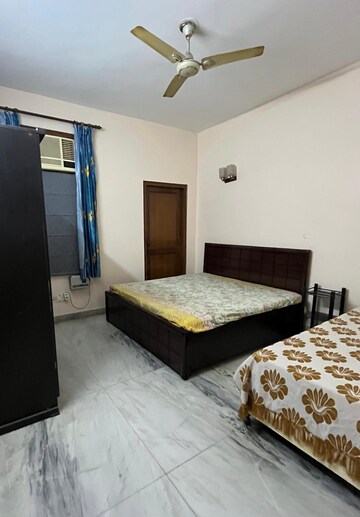Bedroom in 2 BHK Builder Floor at Sector 31 – for Rent