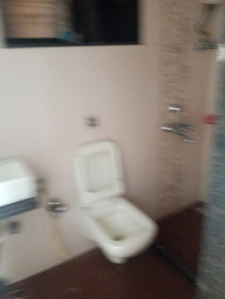 Bathroom, unnat-nagar-chs 2.5 Bedroom 1400 Sq.Ft. Villa In Goregaon West Mumbai 8975543