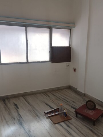 Room in 2.5 BHK Villa at Unnat Nagar CHS, Goregaon West – for Rent