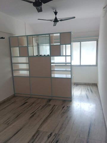 Room in 2.5 BHK Villa at Unnat Nagar CHS, Goregaon West – for Rent