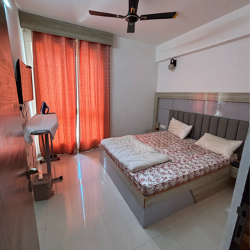 Bedroom in 3 BHK Apartment at Shalimar Oneworld Vista, Malesemau – for Rent