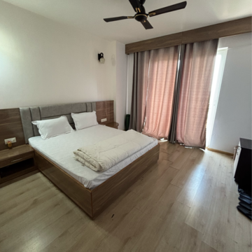 Bedroom in 3 BHK Apartment at Shalimar Oneworld Vista, Malesemau – for Rent