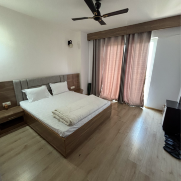 Bedroom in 3 BHK Apartment at Shalimar Oneworld Vista, Malesemau – for Rent