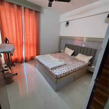 Bedroom in 3 BHK Apartment at Shalimar Oneworld Vista, Malesemau – for Rent