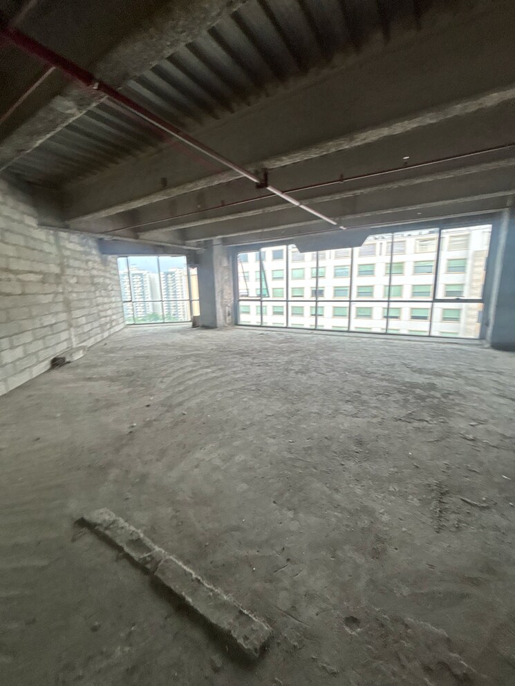  Parking, shalimar-iridium Commercial Office Space 1750 Sq.Ft. In Vibhuti Khand Lucknow 8975551