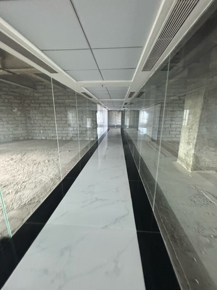 Balcony, shalimar-iridium Commercial Office Space 1750 Sq.Ft. In Vibhuti Khand Lucknow 8975551