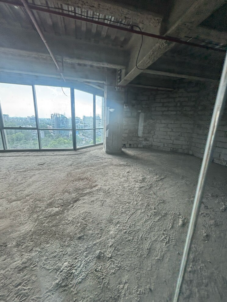 Balcony, shalimar-iridium Commercial Office Space 1750 Sq.Ft. In Vibhuti Khand Lucknow 8975551