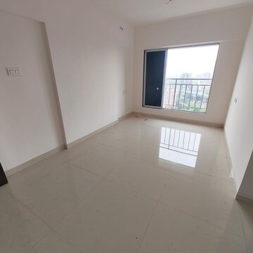 Room in 2 BHK Apartment at Krishna CHS Juhu, Chand Society – for Rent