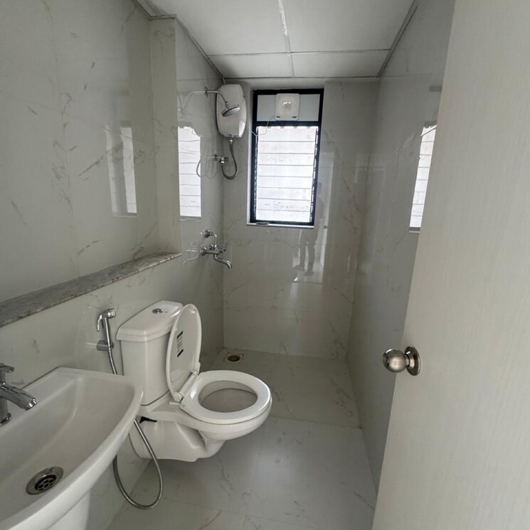 Bathroom, runwal-gardens-phase-2 3 Bedroom 904 Sq.Ft. Apartment In Kalyan Shilphata Road Thane 8975571