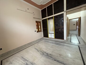 Room in 3 BHK Builder Floor at Dhoran Rajpur Enclave, Govind Vihar – for Rent