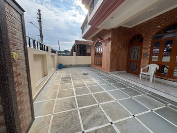 Balcony in 3 BHK Builder Floor at Dhoran Rajpur Enclave, Govind Vihar – for Rent