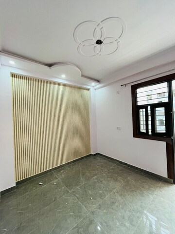 Bedroom in 2 BHK Builder Floor at Ratan Enclave, Govindpuram – for Sale