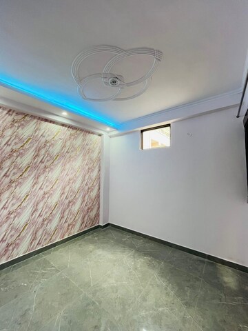 Room in 2 BHK Builder Floor at Ratan Enclave, Govindpuram – for Sale