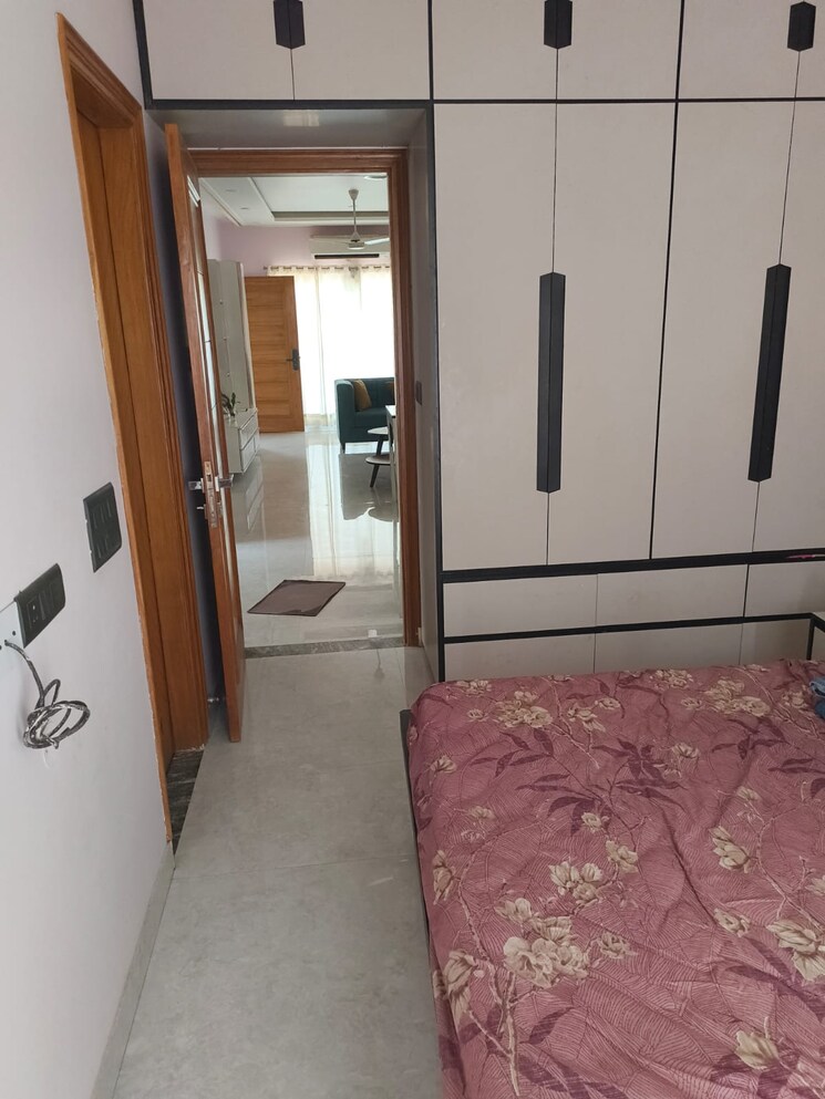 Room, sector 22 3 Bedroom 3000 Sq.Ft. Builder Floor In Sector 22 Chandigarh 8975617